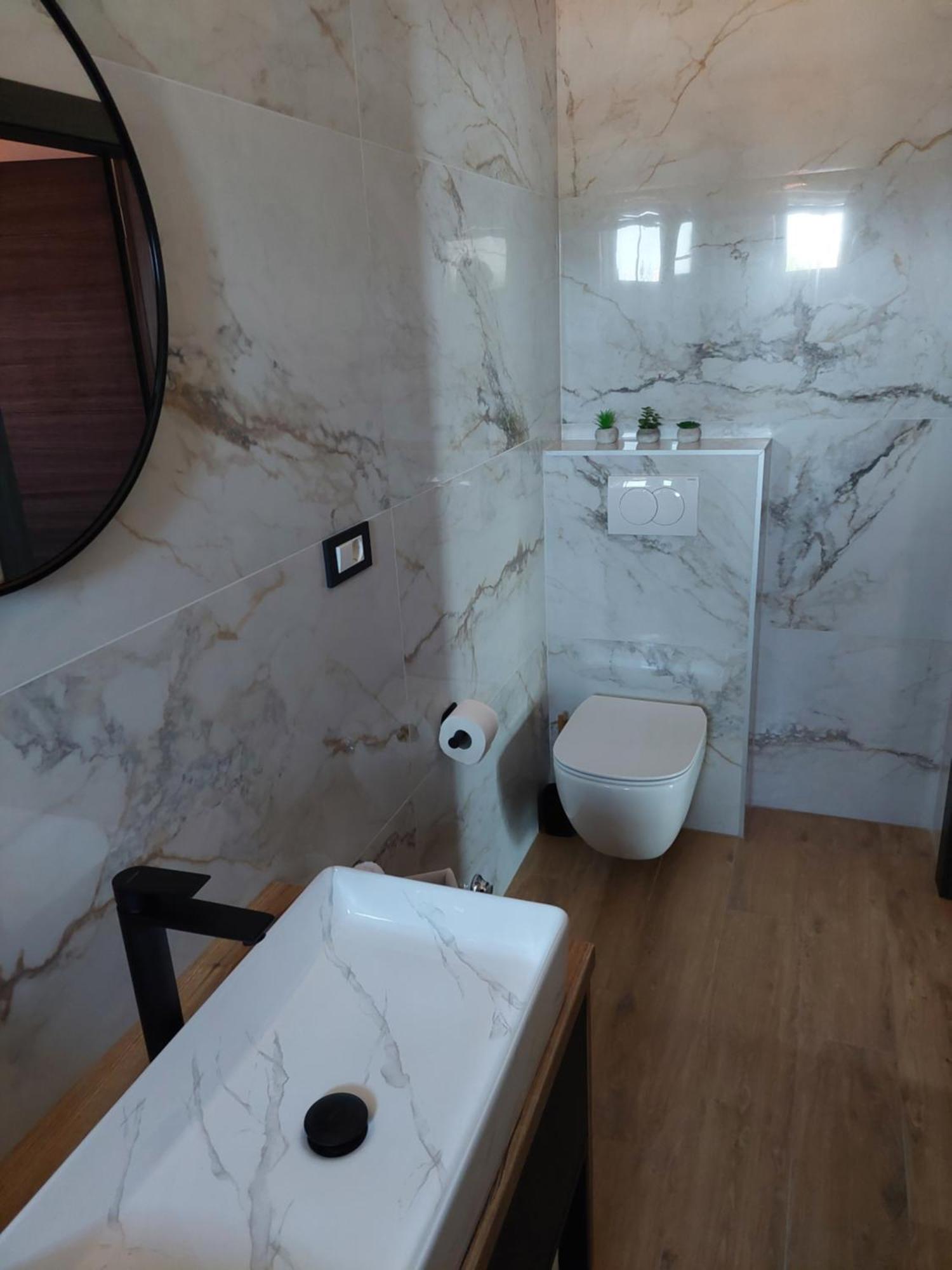 Apartmani Karla Paklenica Starigrad Paklenica Exterior photo